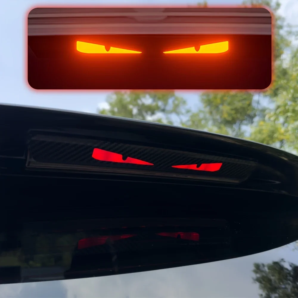 Adhesivo Reflectante “Ojos de Monstruo” para Luz Trasera de Automóvil