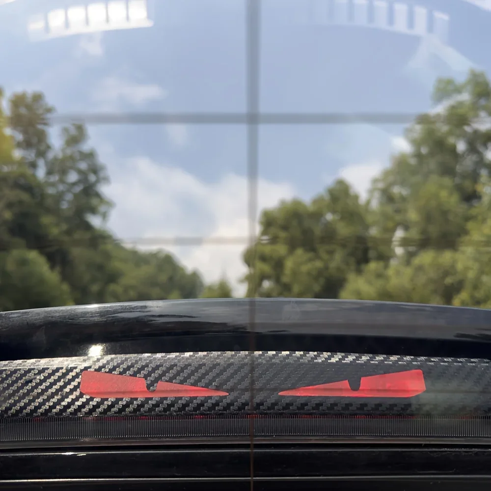 Adhesivo Reflectante “Ojos de Monstruo” para Luz Trasera de Automóvil - Imagen 2
